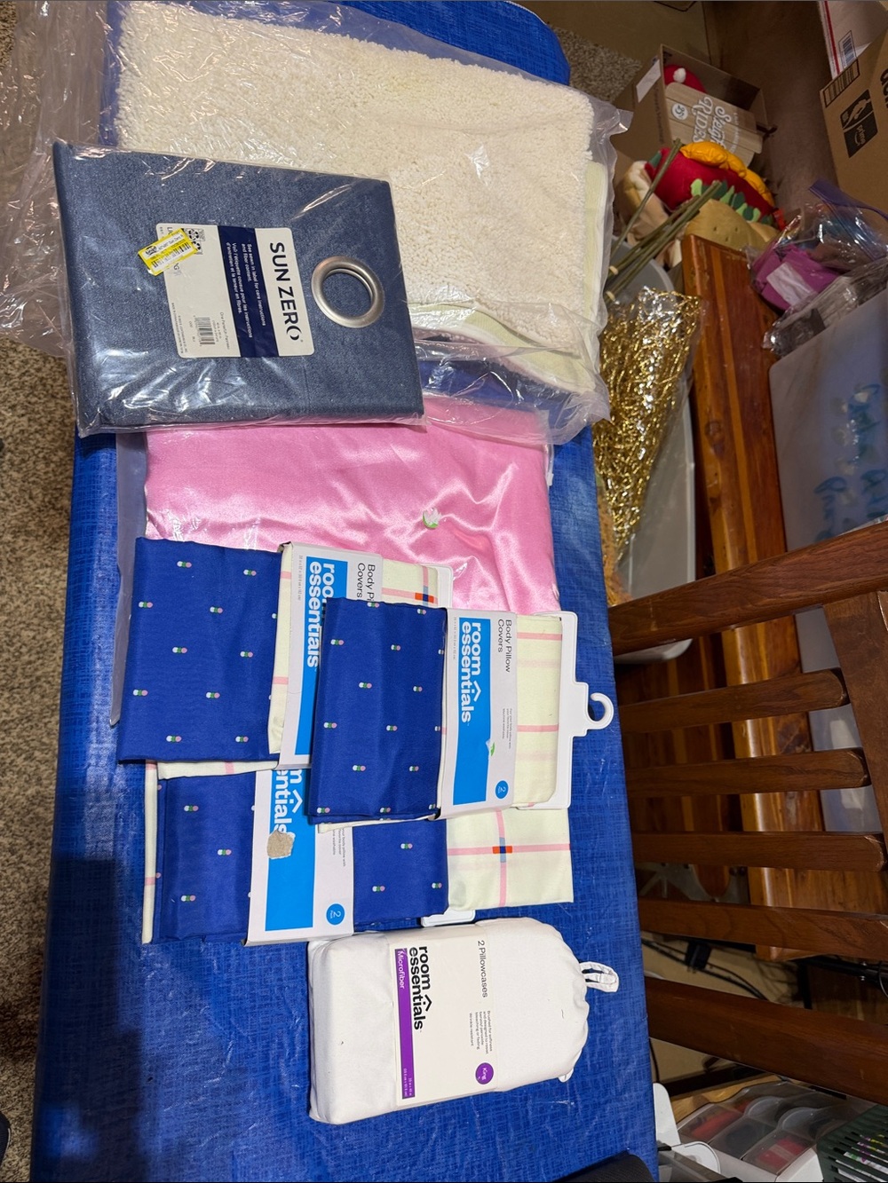 Source Unknown Bedding Assortment in Blue, Pink, Cream, White